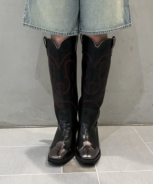 須賀さんの「BEAMS WOMEN｜LEVI’S(R) / BAGGY DAD ジーンズ」を使ったコーディネート