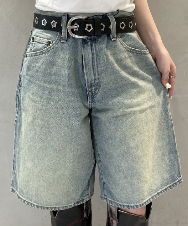 須賀さんの「BEAMS WOMEN｜LEVI’S(R) / BAGGY DAD ジーンズ」を使ったコーディネート