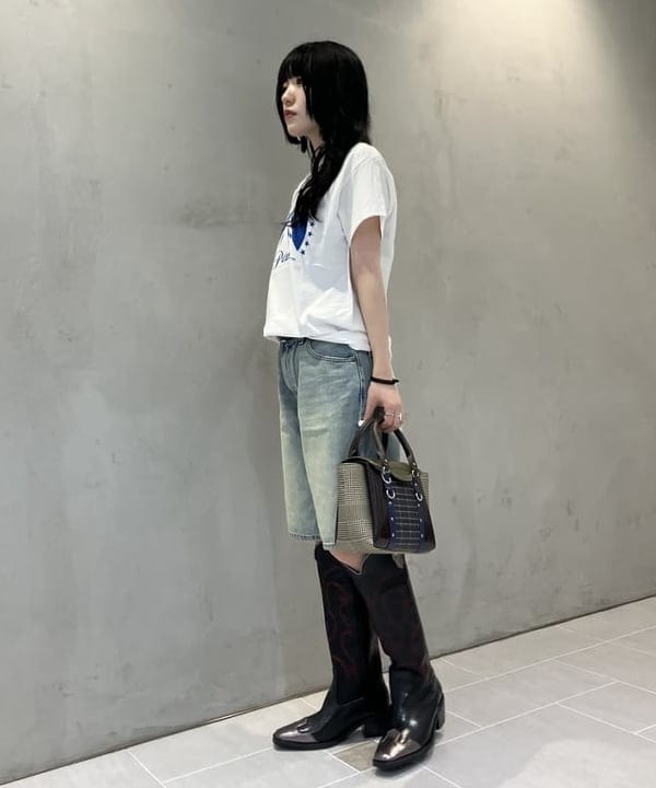 須賀さんの「BEAMS WOMEN｜LEVI’S(R) / BAGGY DAD ジーンズ」を使ったコーディネート