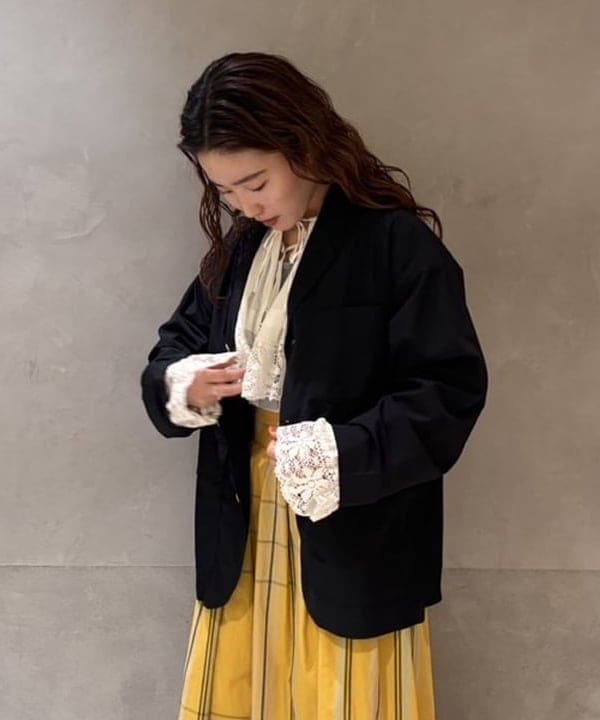 モモさんの「BEAMS WOMEN｜撥水 テック ブレザー」を使ったコーディネート