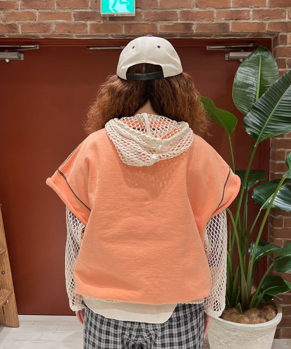 エノモト アミさんの「BEAMS WOMEN｜ビッグ メッシュ フーディー」を使ったコーディネート