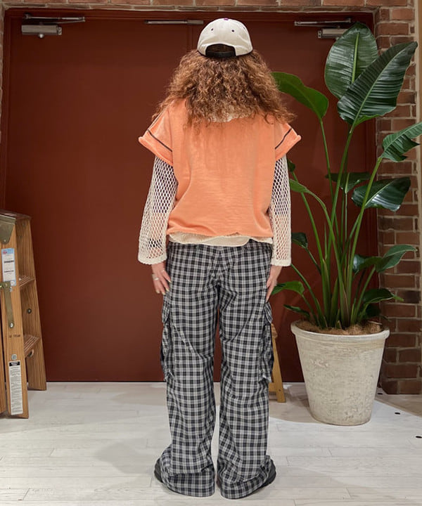 エノモト アミさんの「BEAMS WOMEN｜ビッグ メッシュ フーディー」を使ったコーディネート