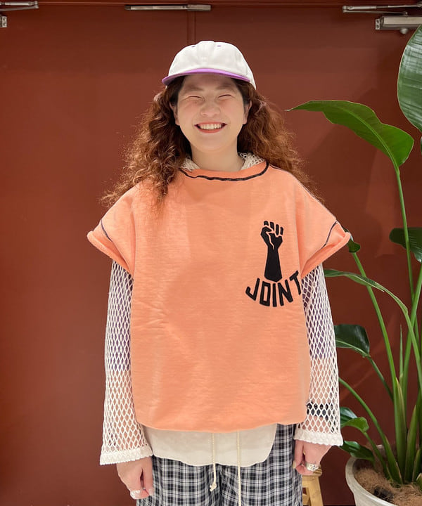 エノモト アミさんの「BEAMS WOMEN｜ビッグ メッシュ フーディー」を使ったコーディネート