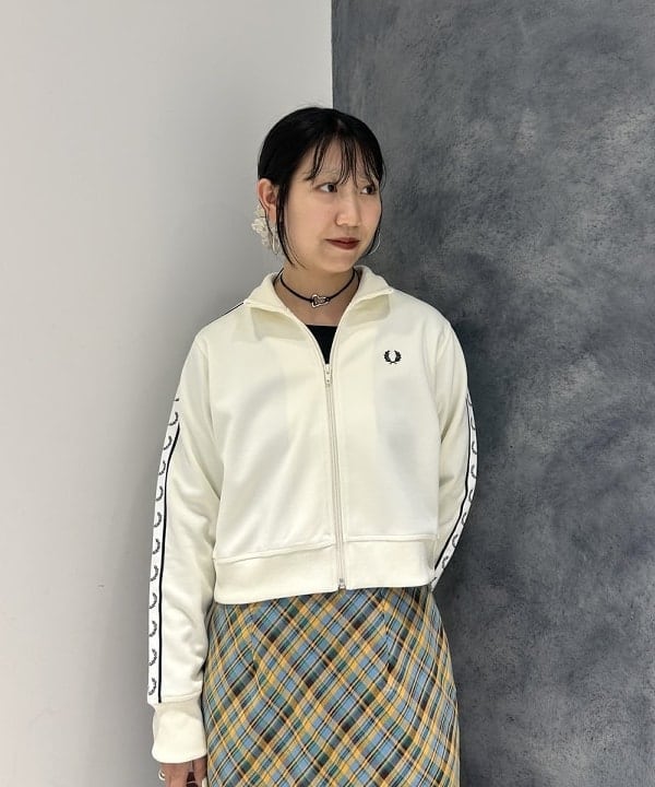 SAEさんの「BEAMS WOMEN｜【別注】FRED PERRY / TRACK JACKET」を使ったコーディネート