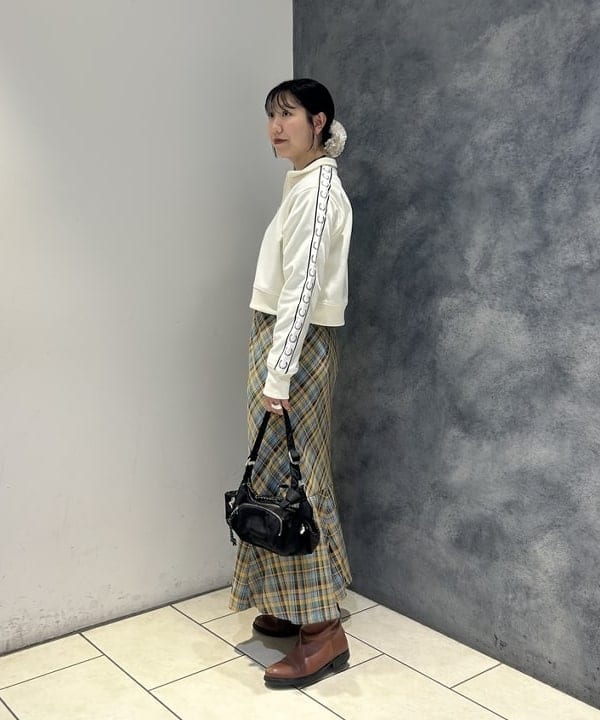 SAEさんの「BEAMS WOMEN｜【別注】FRED PERRY / TRACK JACKET」を使ったコーディネート