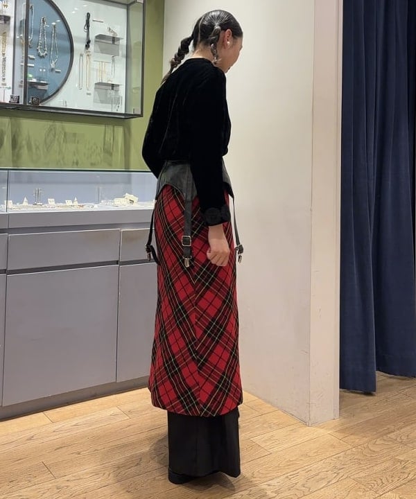 山本 里南さんの「BEAMS WOMEN｜RBS / サイド キリカエ ワイド パンツ」を使ったコーディネート