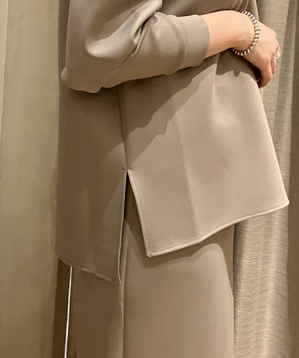 岡 妃呂美さんの「BEAMS WOMEN｜ダンボール タイトスカート」を使ったコーディネート