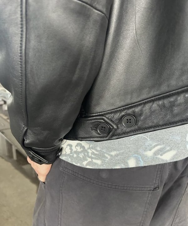 タマイユウトさんの「BEAMS WOMEN｜ワイドフィット レザー ジップブルゾン」を使ったコーディネート