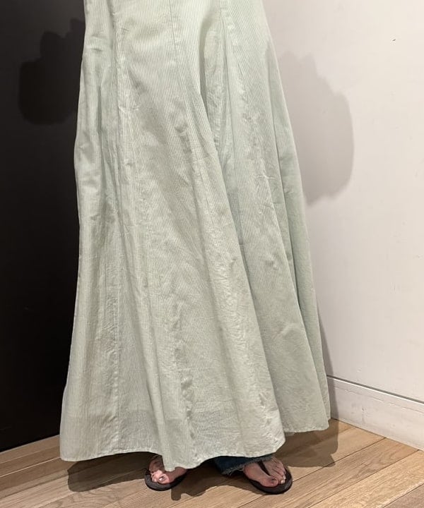 makita mikaさんの「BEAMS WOMEN｜ギマコットン Vネック カーディガン」を使ったコーディネート