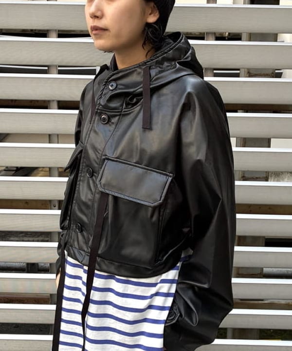 オカモト ミサキさんの「BEAMS WOMEN｜ARC’TERYX / MANTIS 26 BACKPACK」を使ったコーディネート