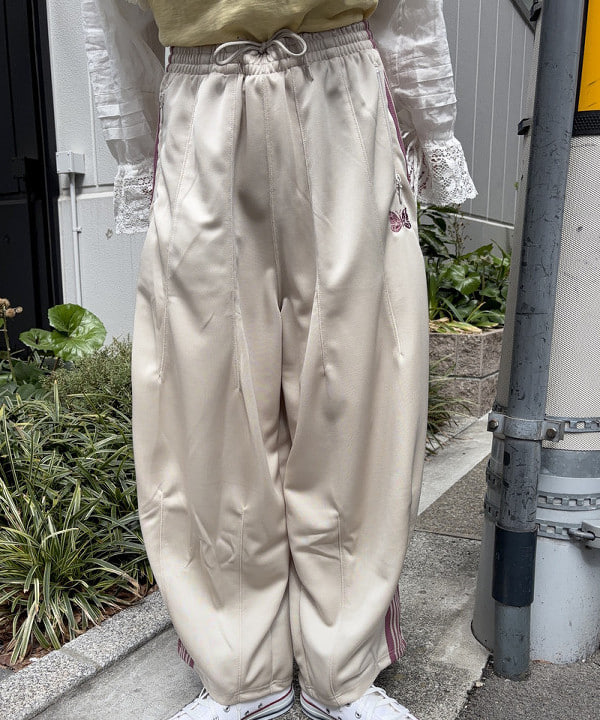 み　う　ちさんの「BEAMS WOMEN｜ヴィンテージ レース ブラウス」を使ったコーディネート