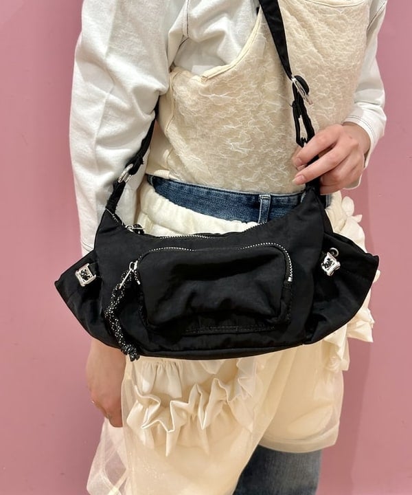 中村 ほのかさんの「BEAMS WOMEN｜【別注】CONTROL FREAK / ダウニー ショルダー バッグ」を使ったコーディネート