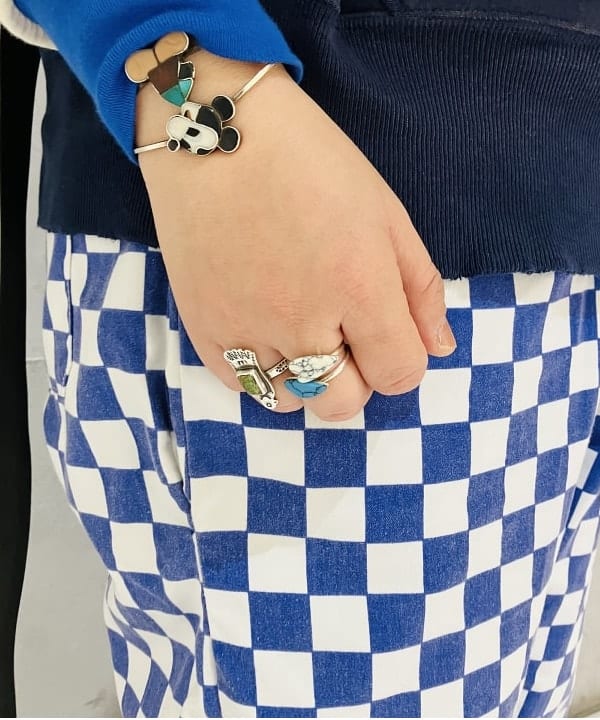 佐藤 歩さんの「BEAMS WOMEN｜テープ リボン バレッタ」を使ったコーディネート