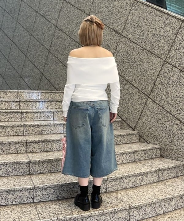 まゆちゃんさんの「BEAMS WOMEN｜オフショルダー プルオーバーニット」を使ったコーディネート