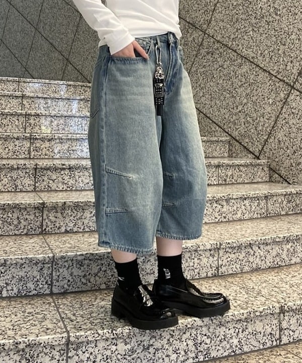 まゆちゃんさんの「BEAMS WOMEN｜オフショルダー プルオーバーニット」を使ったコーディネート