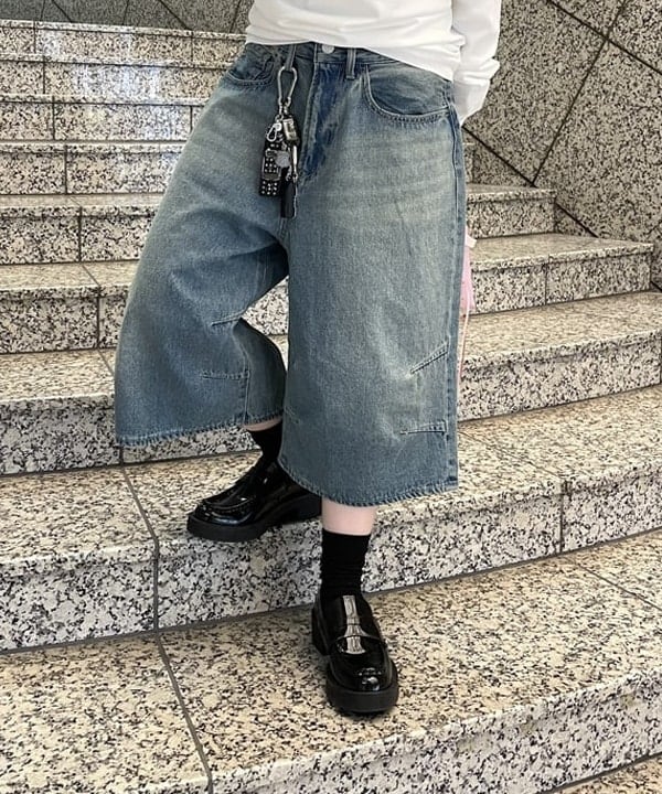 まゆちゃんさんの「BEAMS WOMEN｜オフショルダー プルオーバーニット」を使ったコーディネート