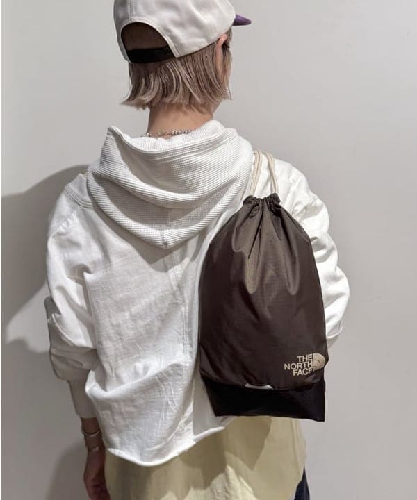 Kaoru Sakumaさんの「BEAMS WOMEN｜カットオフ Vネック カーディガン」を使ったコーディネート