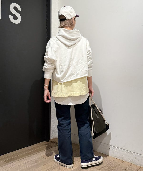 Kaoru Sakumaさんの「BEAMS WOMEN｜カットオフ Vネック カーディガン」を使ったコーディネート