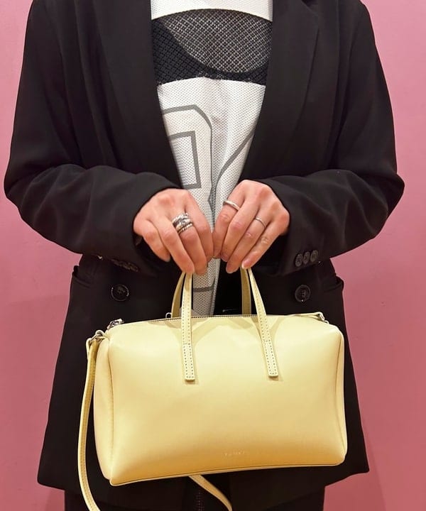 川口 恵さんの「BEAMS WOMEN｜ジップ ポケット 4ボタン ダブル ジャケット 25SS」を使ったコーディネート