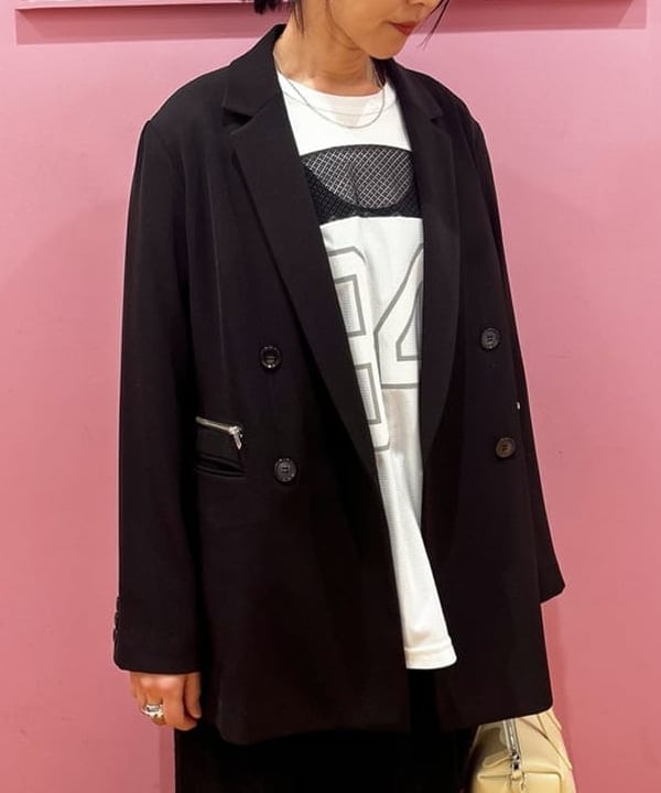 川口 恵さんの「BEAMS WOMEN｜ジップ ポケット 4ボタン ダブル ジャケット 25SS」を使ったコーディネート