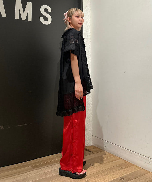 佐藤 亜美さんの「BEAMS WOMEN｜maturely / スナップ イージー パンツ」を使ったコーディネート