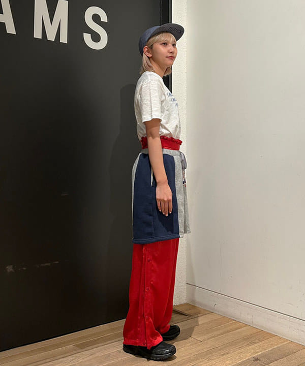佐藤 亜美さんの「BEAMS WOMEN｜ライン メッセージ Tシャツ」を使ったコーディネート