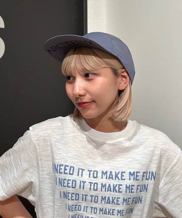 佐藤 亜美さんの「BEAMS WOMEN｜ライン メッセージ Tシャツ」を使ったコーディネート