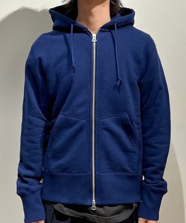 関澤 佑樹さんの「BEAMS WOMEN｜LOOPWHEELER / 別注 Slim Zip Sweat Hoody」を使ったコーディネート