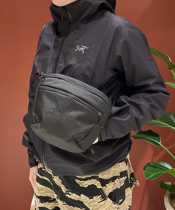 エノモト アミさんの「BEAMS WOMEN｜ARC'TERYX / BETA JACKET WOMENS」を使ったコーディネート