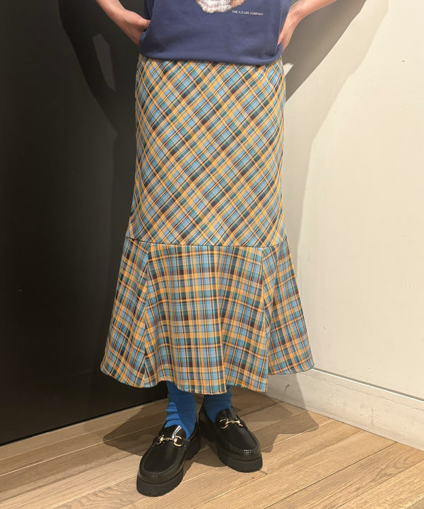 sakuraさんの「BEAMS WOMEN｜チェック キリカエ マーメイド スカート」を使ったコーディネート