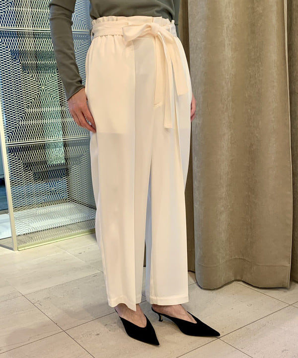 松元 晴佳さんの「BEAMS WOMEN｜ライト トレンチコート」を使ったコーディネート