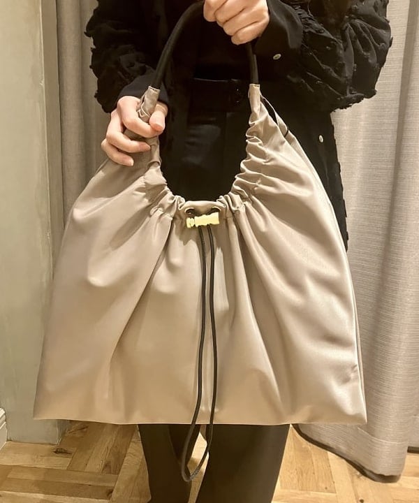 りえさんの「BEAMS WOMEN｜ドット ジャカード ブラウス＊」を使ったコーディネート