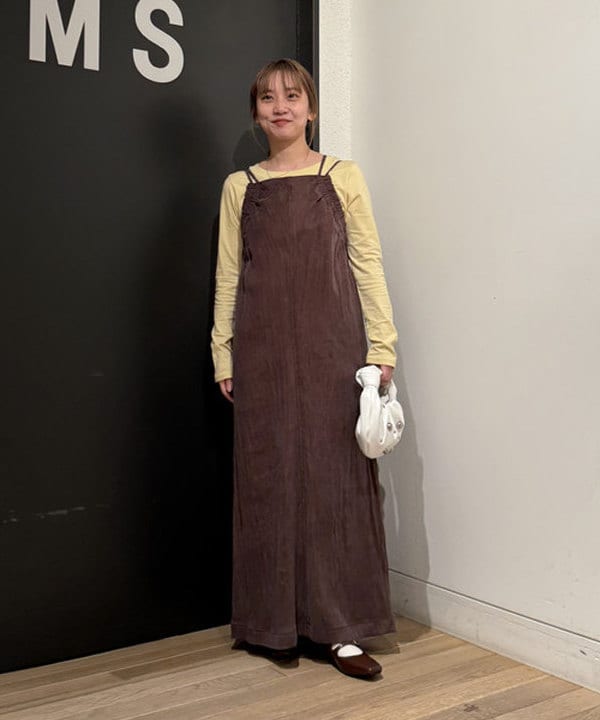 Ito_ririkaさんの「BEAMS WOMEN｜ベーシック ロングスリーブ Tシャツ」を使ったコーディネート