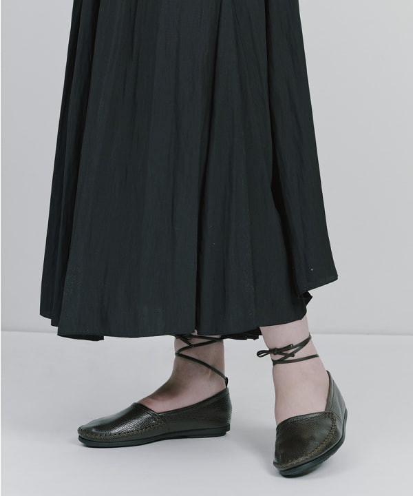 中丸　栞さんの「BEAMS WOMEN｜AK+1 / アンブレラ スカート」を使ったコーディネート