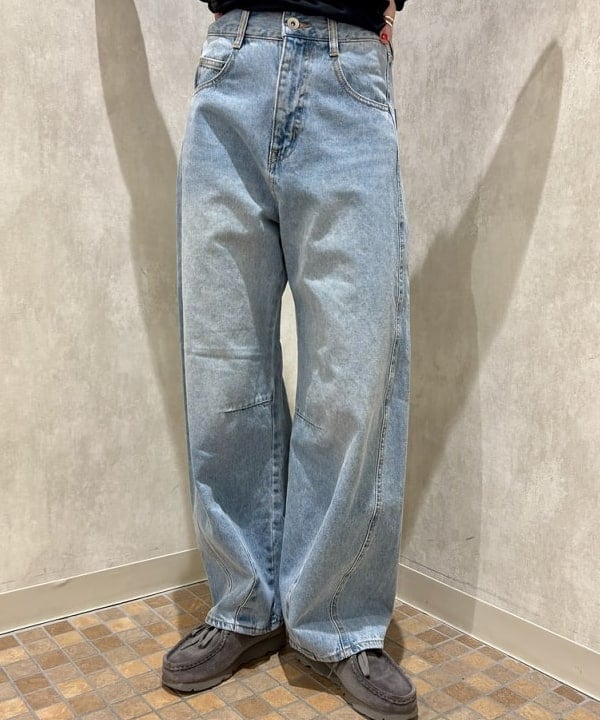 はやしあかねさんの「BEAMS WOMEN｜デニム バレル パンツ」を使ったコーディネート