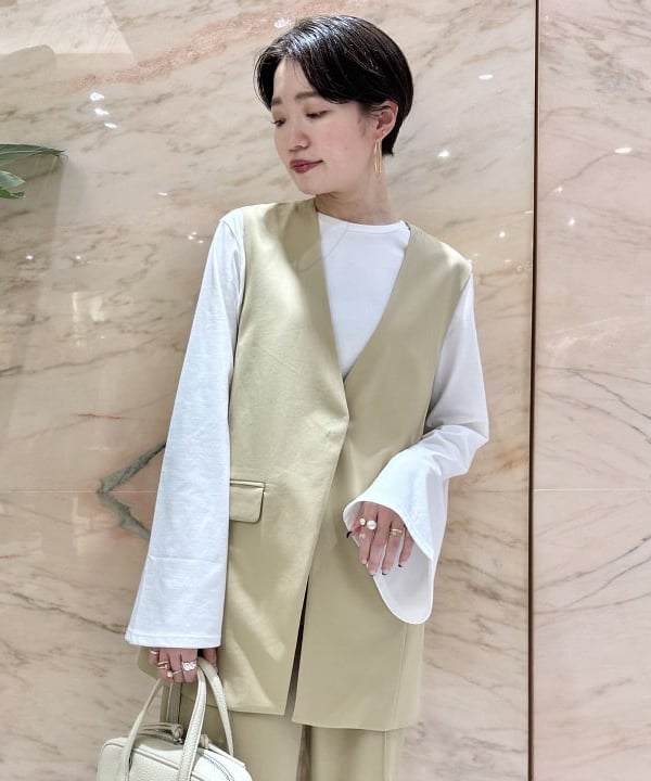 SANOさんの「BEAMS WOMEN｜コットン ラペルレス ジレ」を使ったコーディネート