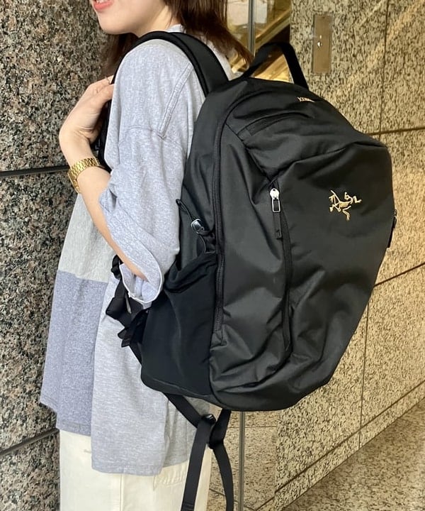 小原 もこさんの「BEAMS WOMEN｜ARC’TERYX / MANTIS 26 BACKPACK」を使ったコーディネート