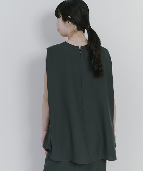 中丸　栞さんの「BEAMS WOMEN｜ジョーゼット フレア ブラウス」を使ったコーディネート