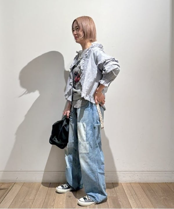 Kaoru Sakumaさんの「BEAMS WOMEN｜【別注】Lee / ダメージ & リペア ペインター パンツ」を使ったコーディネート