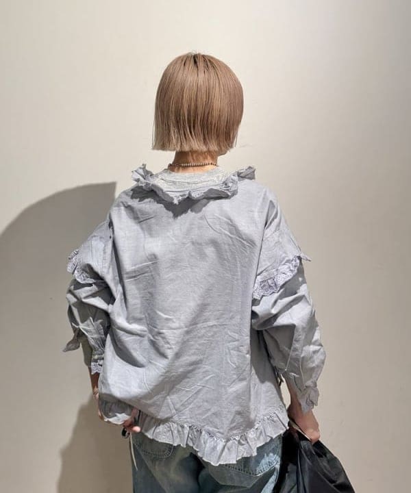 Kaoru Sakumaさんの「BEAMS WOMEN｜【別注】Lee / ダメージ & リペア ペインター パンツ」を使ったコーディネート