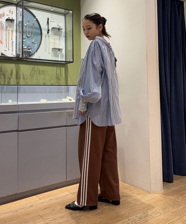 山本 里南さんの「BEAMS WOMEN｜【WEB限定】HUNTER / トラベル リップストップ バケット」を使ったコーディネート