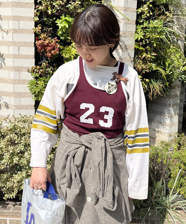 るーたまさんの「BEAMS WOMEN｜【別注】Champion / リバースウィーブ(R) ミリタリー パンツ」を使ったコーディネート