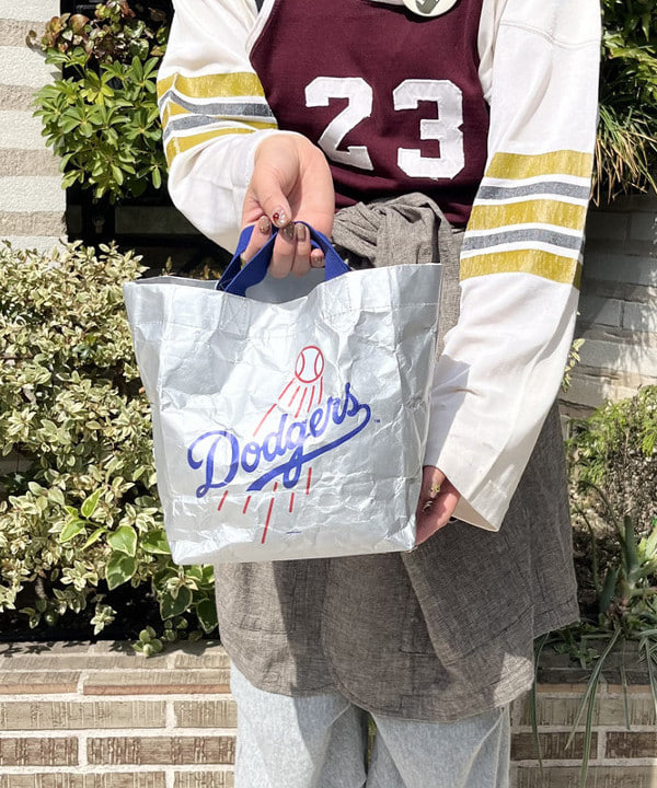 るーたまさんの「BEAMS WOMEN｜【別注】Champion / リバースウィーブ(R) ミリタリー パンツ」を使ったコーディネート