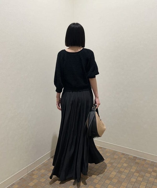 大槻 まひろさんの「BEAMS WOMEN｜針抜き パフスリーブ プルオーバー」を使ったコーディネート