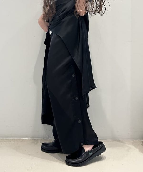 清水 彩乃さんの「BEAMS WOMEN｜maturely / サテン ラップ スカート」を使ったコーディネート