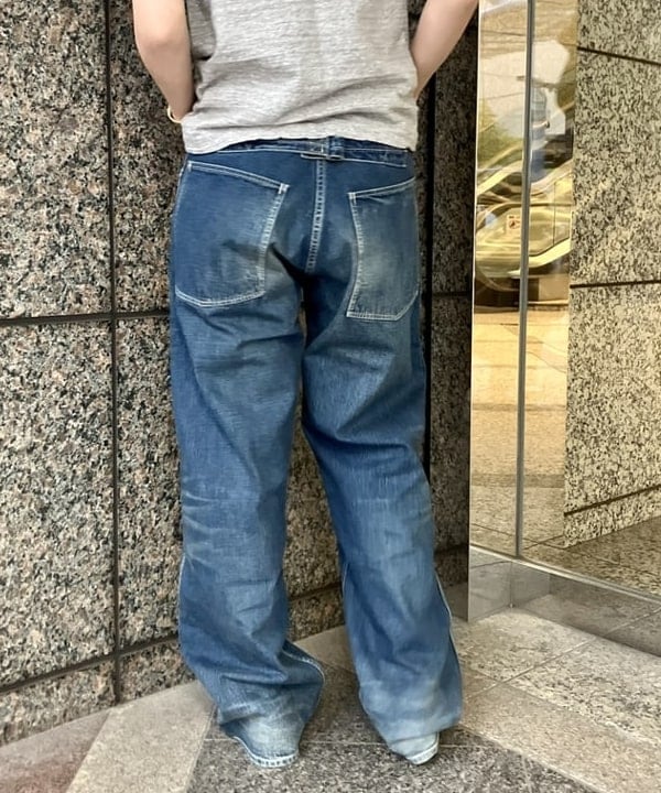 小原 もこさんの「BEAMS WOMEN｜WAREHOUSE & CO. / 別注 ステンシル13 Tシャツ」を使ったコーディネート