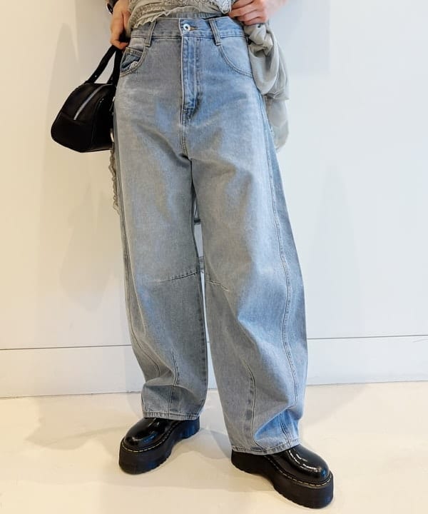 りかちょび/岸本梨佳さんの「BEAMS WOMEN｜コードレース レイヤー シャツ」を使ったコーディネート