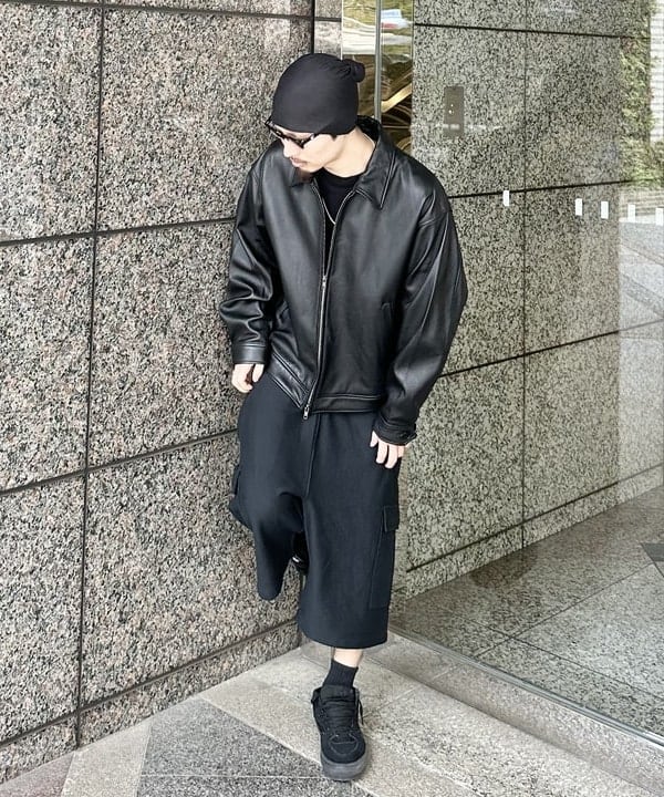 吉田 洸輝さんの「BEAMS WOMEN｜【別注】Champion / スウェット カーゴショーツ」を使ったコーディネート