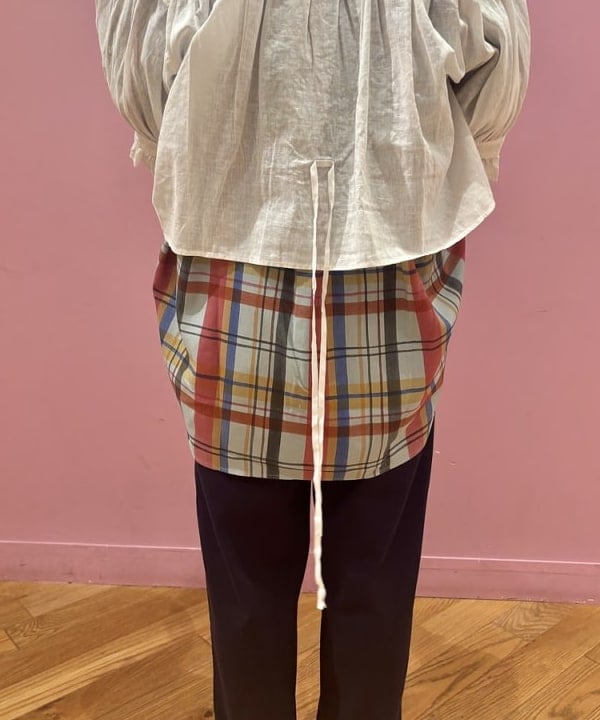 ショ〜ジさんの「BEAMS WOMEN｜コットン リネン フリル ギャザー ショートスリーブ」を使ったコーディネート