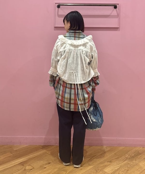 ショ〜ジさんの「BEAMS WOMEN｜コットン リネン フリル ギャザー ショートスリーブ」を使ったコーディネート